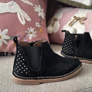 ChildrenChic Black Suede Chelsea Boots 27 / 10 New